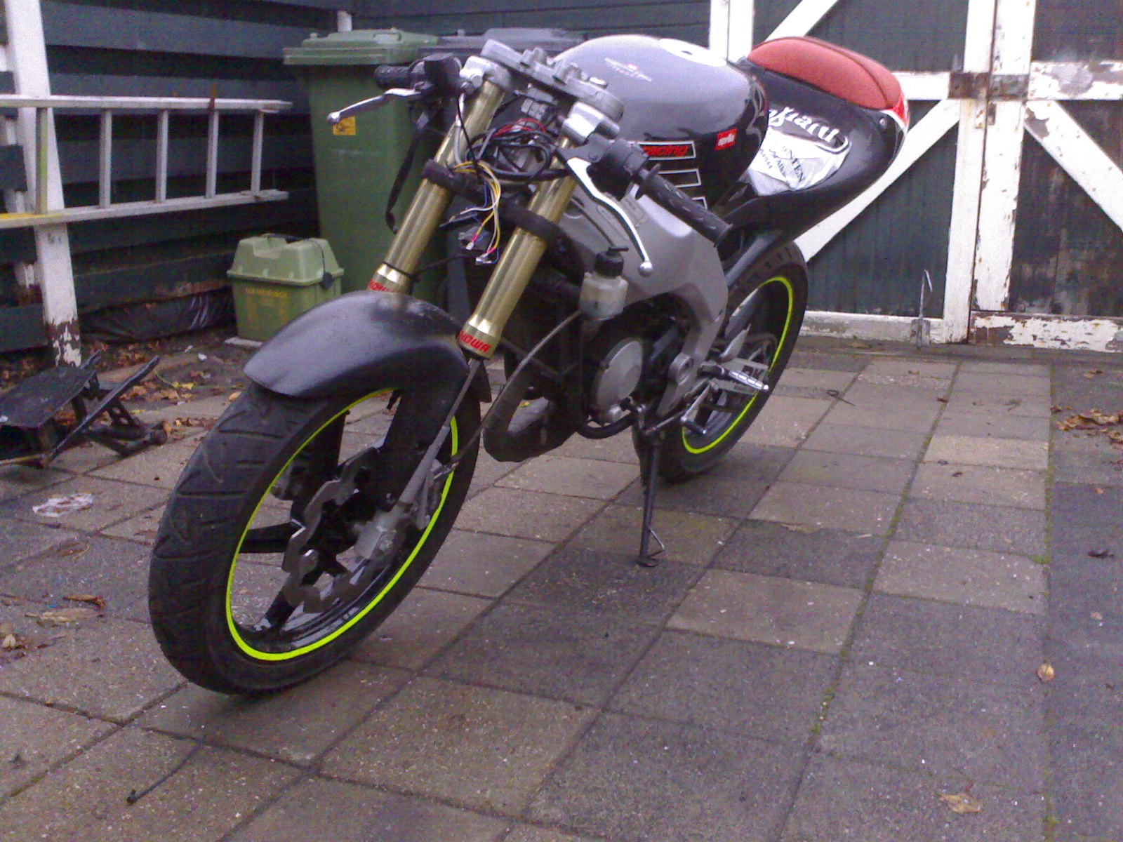 14112007943.jpg
