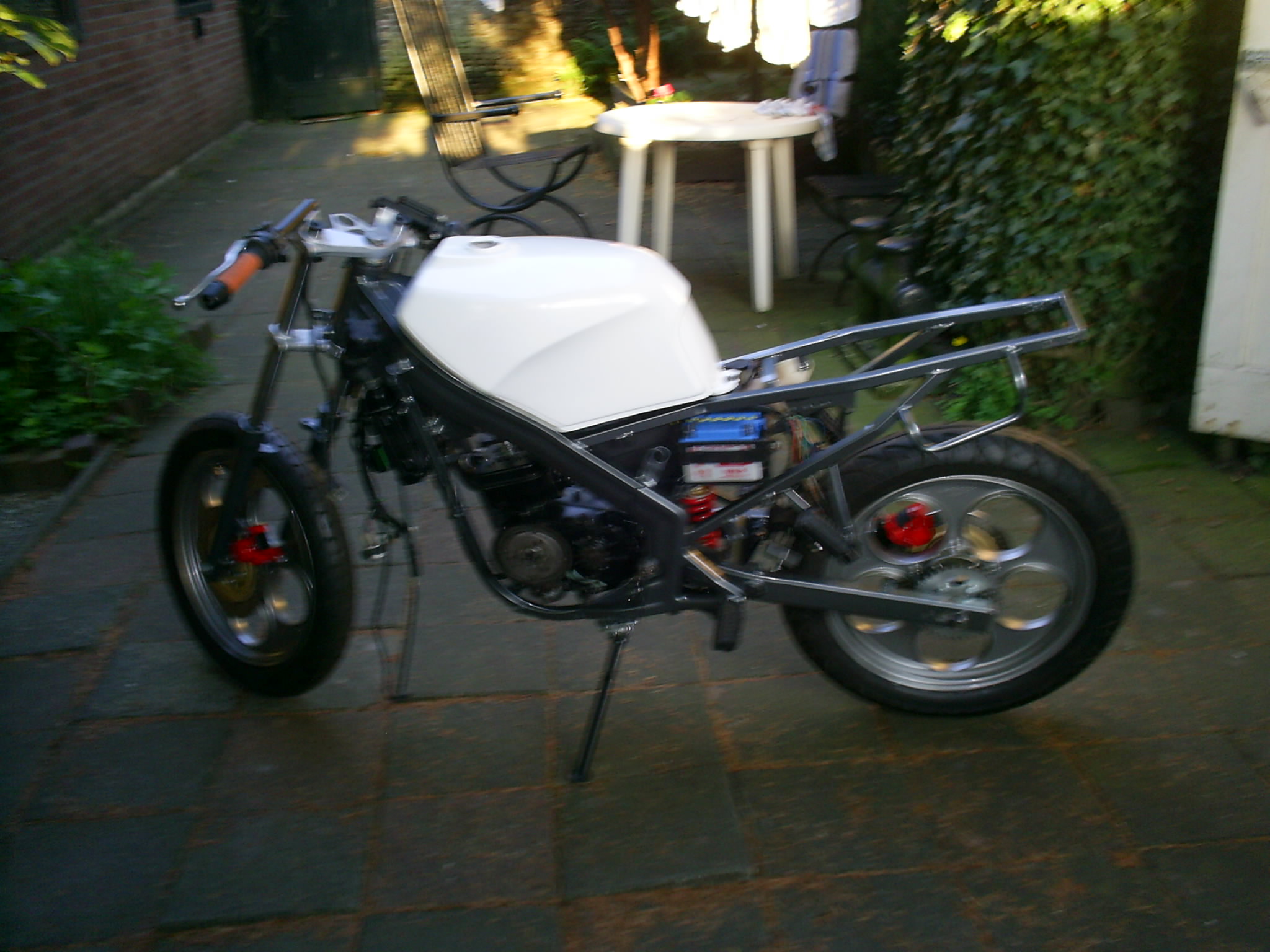 j 027.jpg