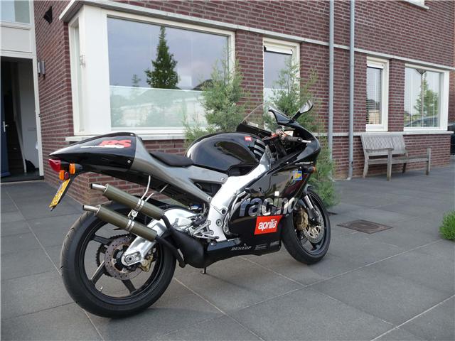 ApriliaRechts.jpg