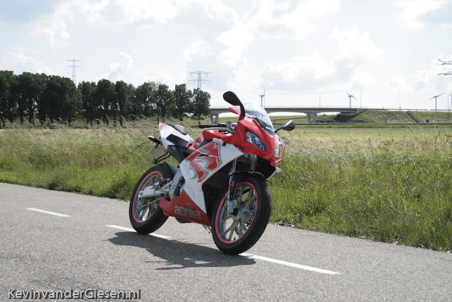 Aprilia RS Striping A29 007juni 15, 2008Kevin van der Giesen.jpg