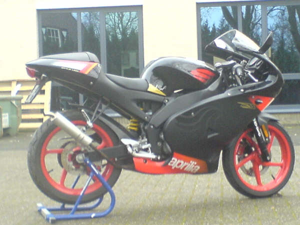 RS50 Manuel Poggiali ganz geil.jpg