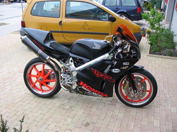 vfr400.JPG